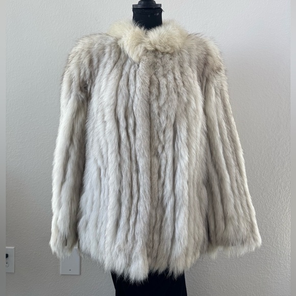 Vtg Saga Fox Women’s Fur Coat Silver Fox Long Sleeve Sz M Old Money - Picture 2 of 11